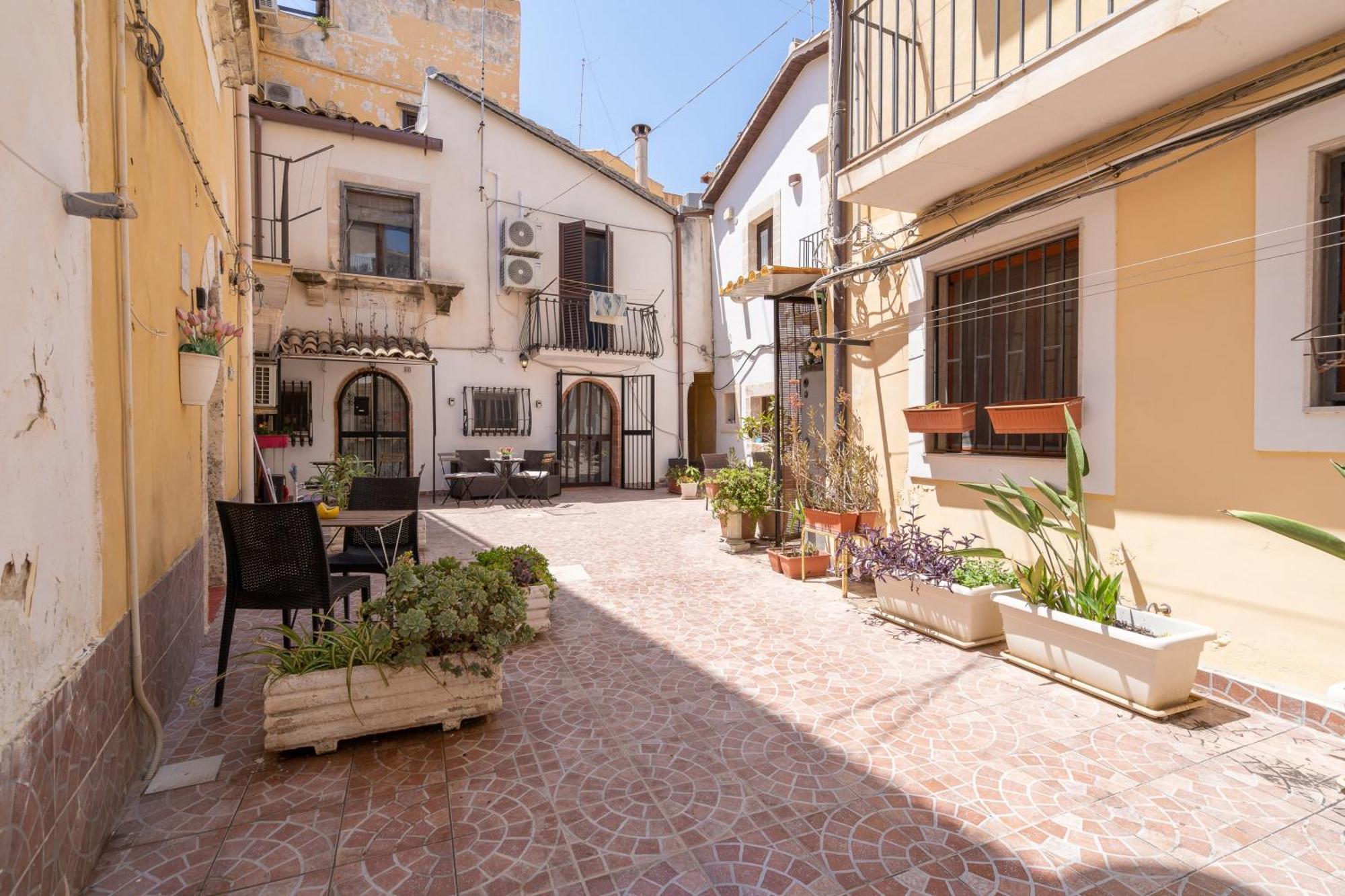 Готель Elsa D'Ortigia - I Tre Archi Syracuse Екстер'єр фото